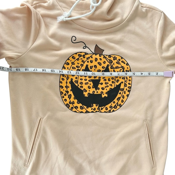 Unbranded Cream Cowl Tie Neck Fall Hoodie Large Pumpkin Graphic Pockets Size M - Picture 8 of 9